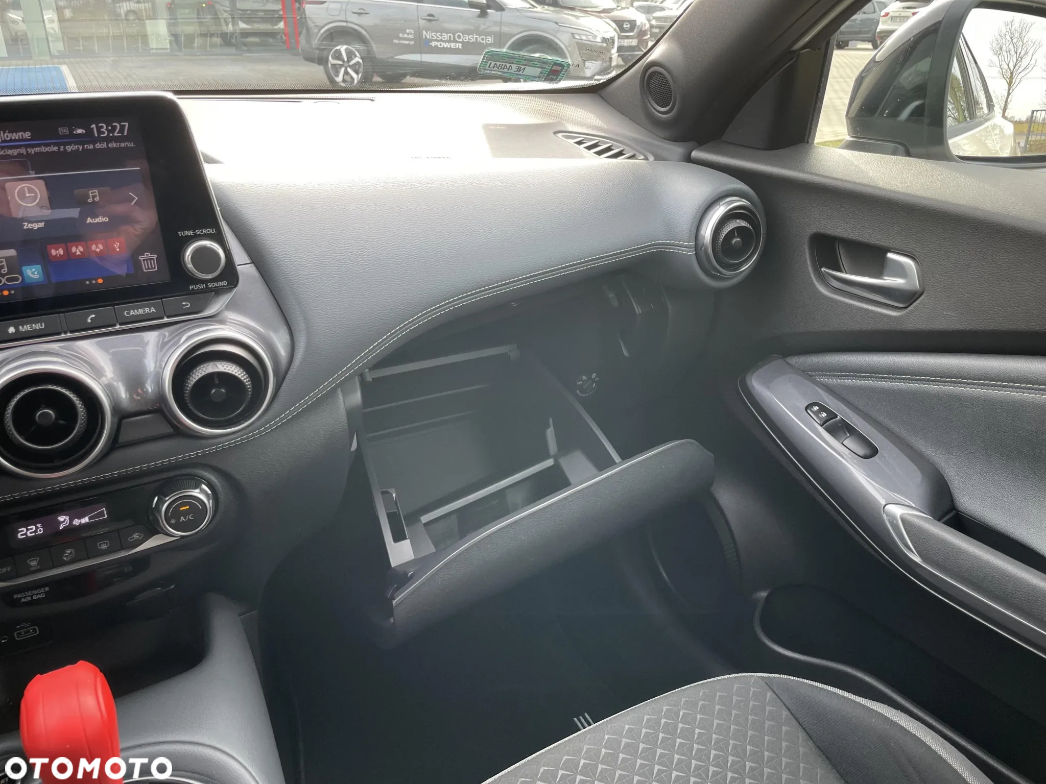 Nissan Juke 1.0 DIG-T N-Connecta DCT - 28