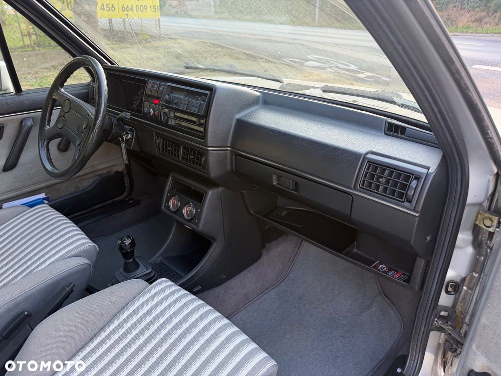 Volkswagen Jetta - 23