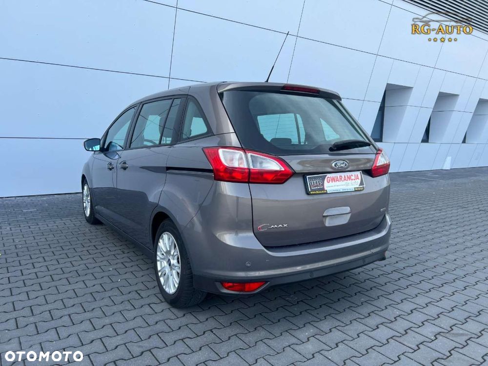 Ford Grand C-MAX - 13