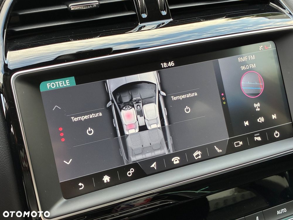 Jaguar XE 20d AWD Portfolio - 33