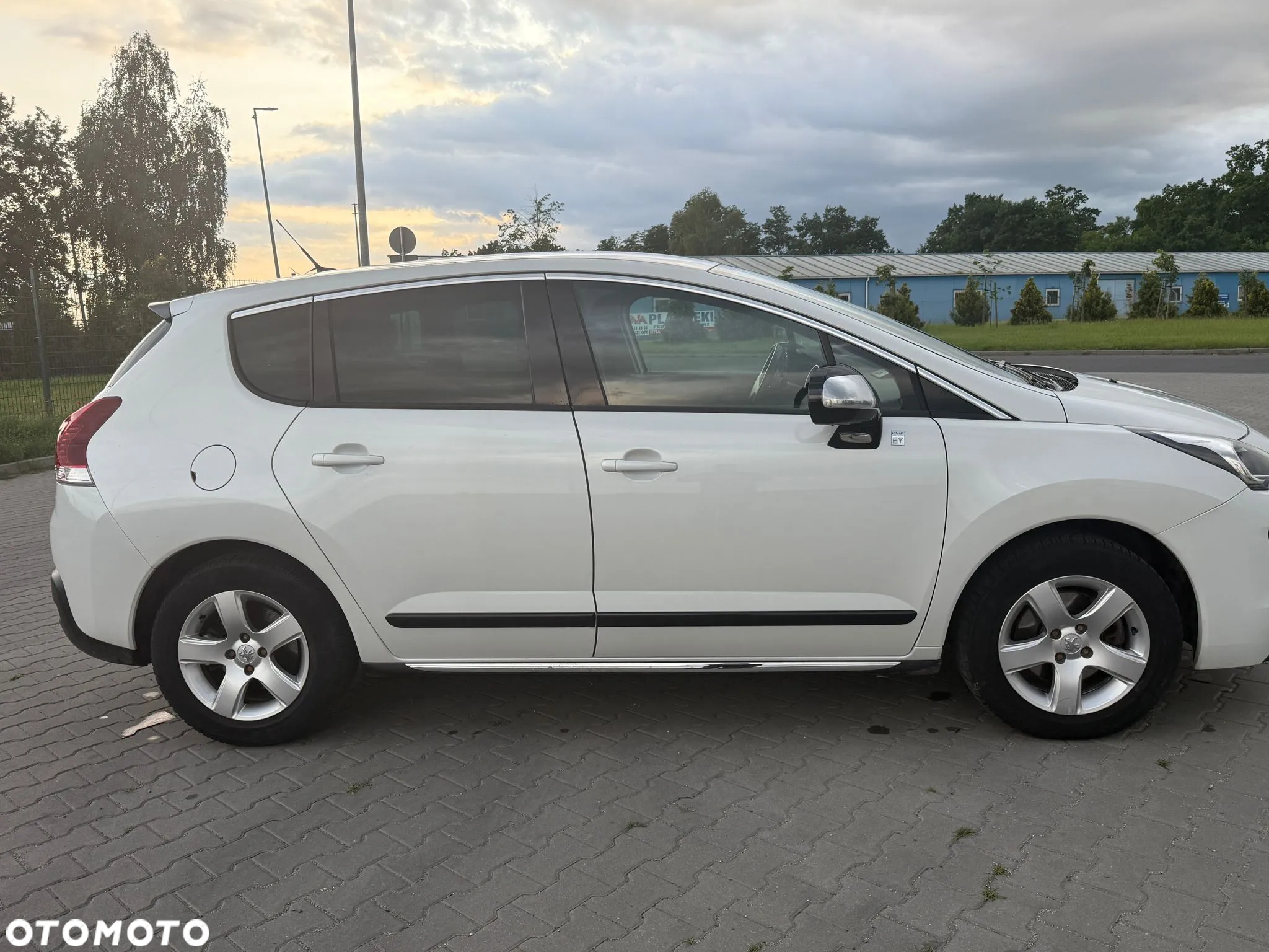 Peugeot 3008 2.0 HYbrid4 - 3