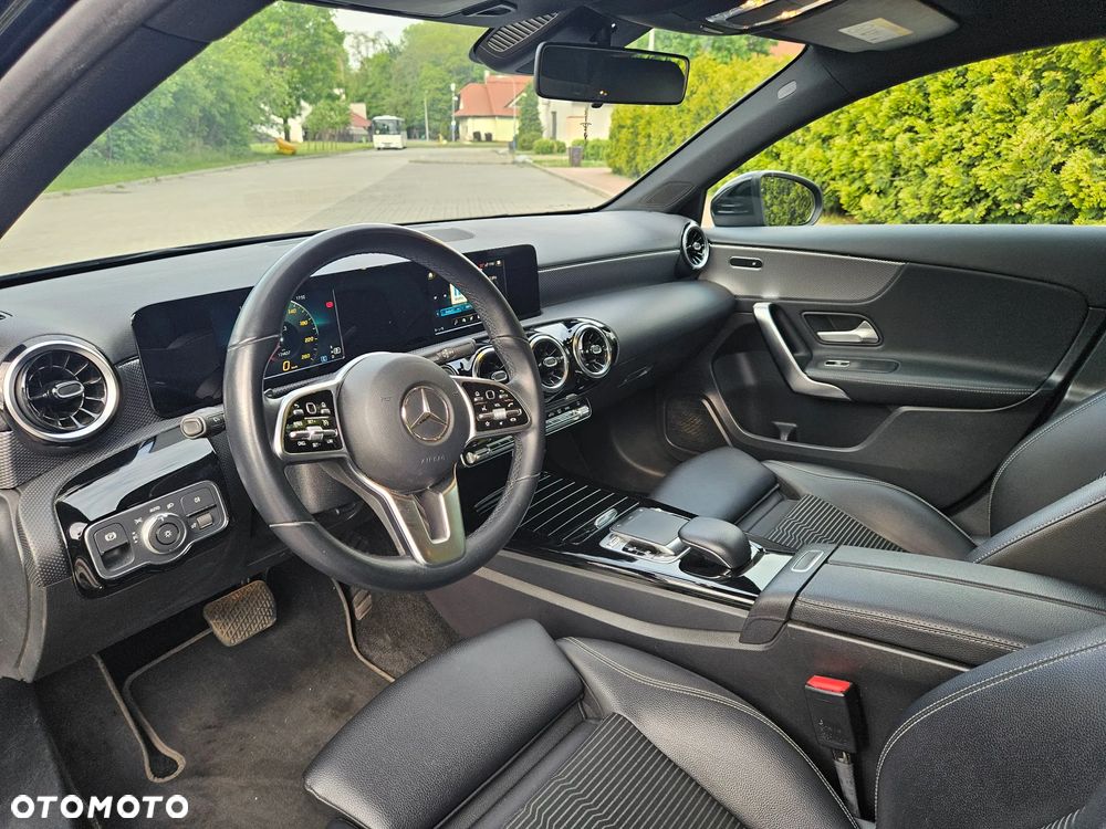Mercedes-Benz Klasa A 180 Progressive 7G-DCT - 30