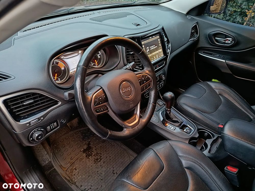 Jeep Cherokee - 5