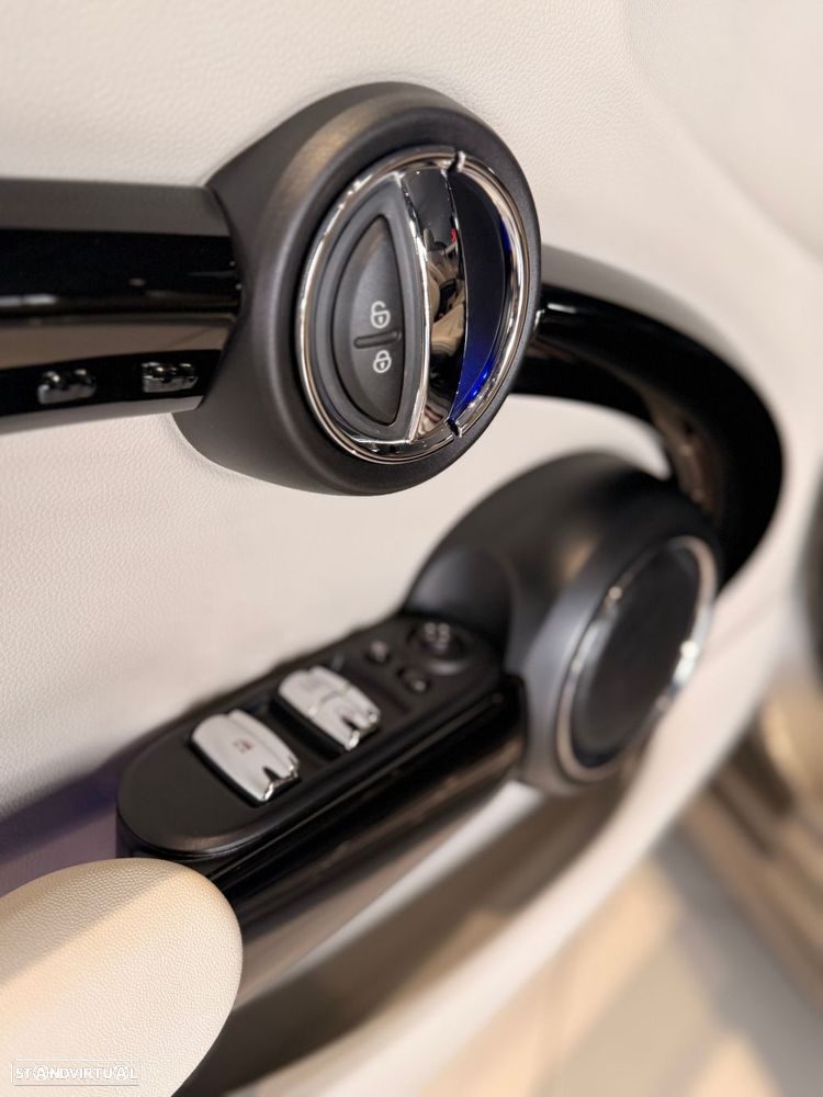 MINI Cabrio Cooper S Auto Desportiva - 38