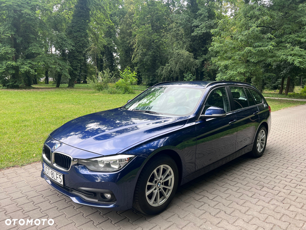 BMW Seria 3 318d Advantage