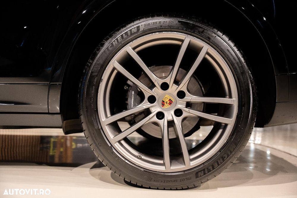 Porsche Cayenne Standard - 24