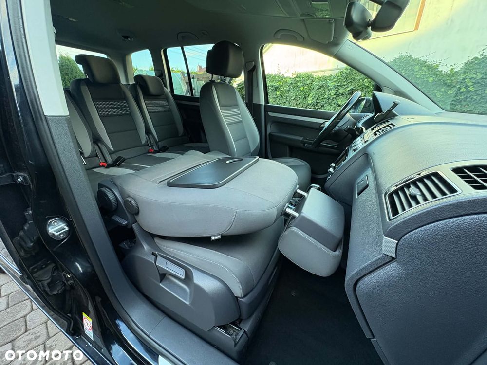Volkswagen Touran 2.0 TDI DPF BlueMotion Technology DSG Highline - 7