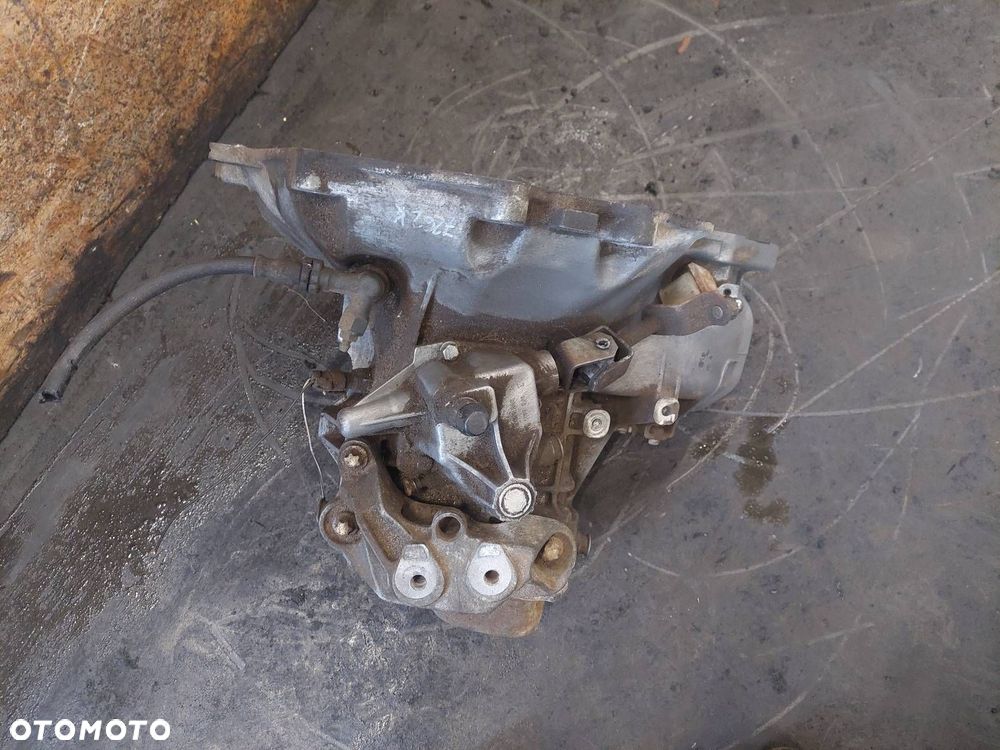 SKRZYNIA BIEGÓW OPEL CORSA C 1.0 12V MANUAL 5 BIEGÓW F13C394 - 5