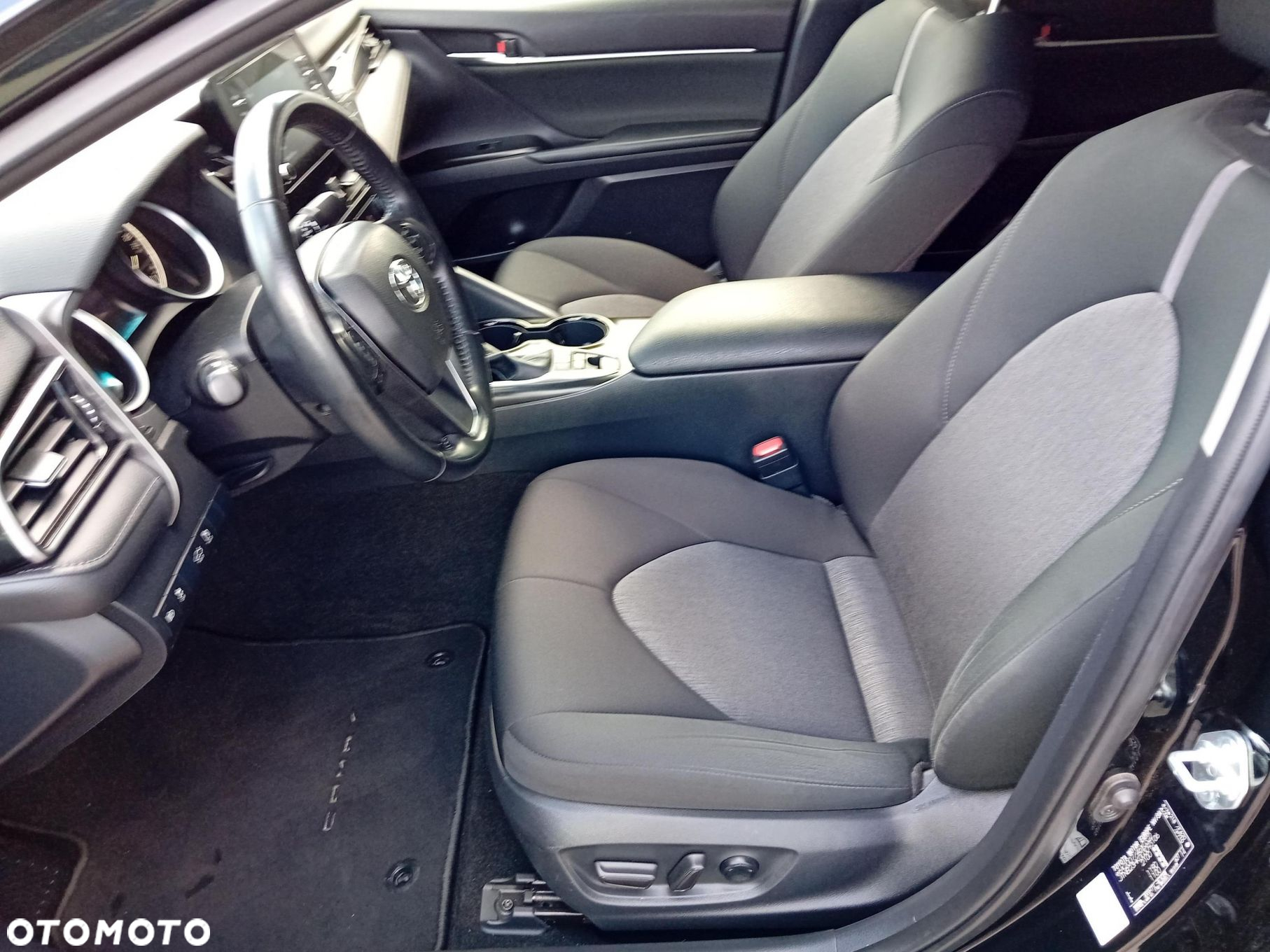 Toyota Camry - 16