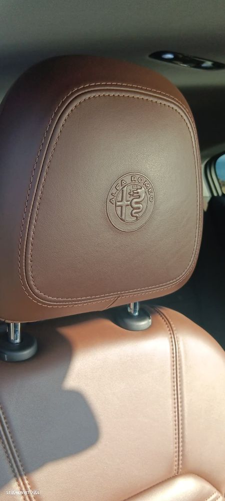 Alfa Romeo Stelvio 2.2 D TI AT8 - 6