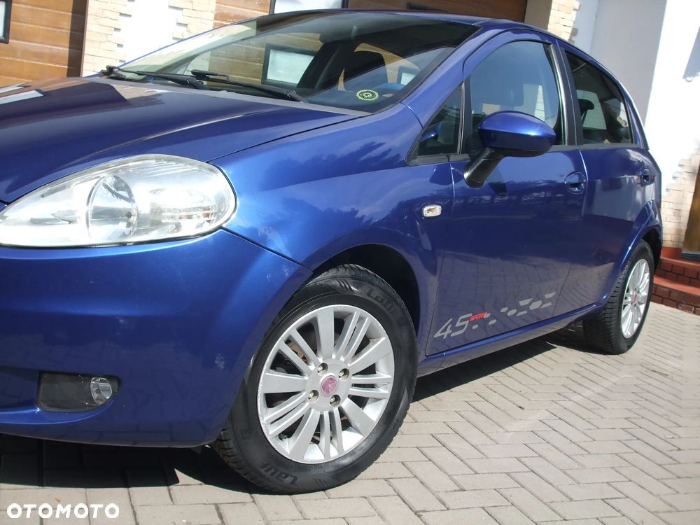Fiat Grande Punto Actual 1.4 8V Estiva Blue&Me - 5