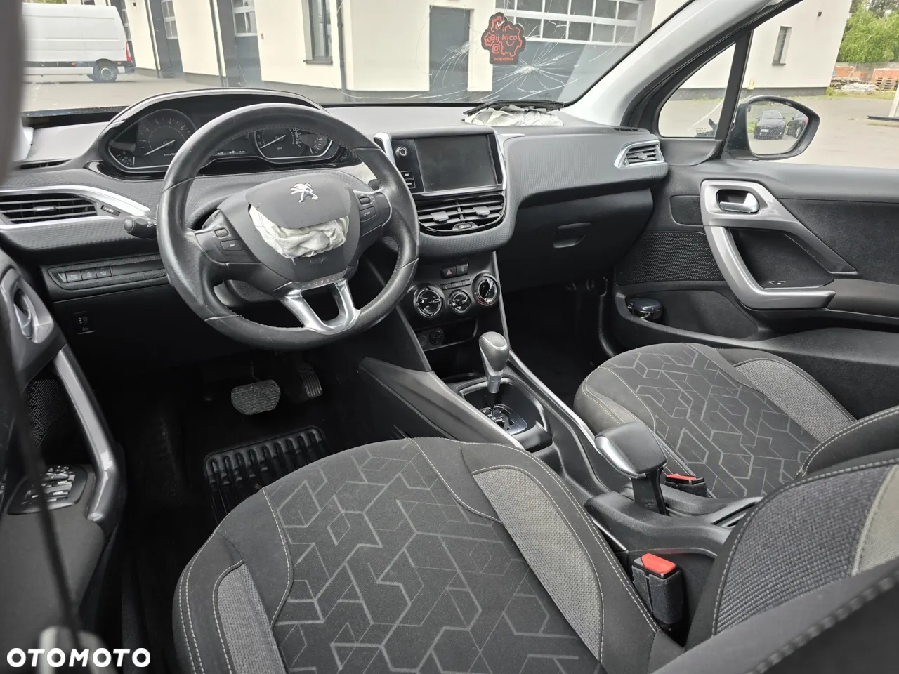 Peugeot 2008 PureTech 110 Stop&Start EAT6 Active - 10