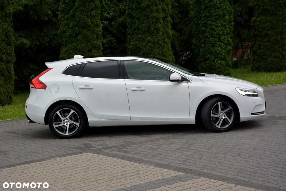 Volvo V40 T3 Geartronic Summum - 4