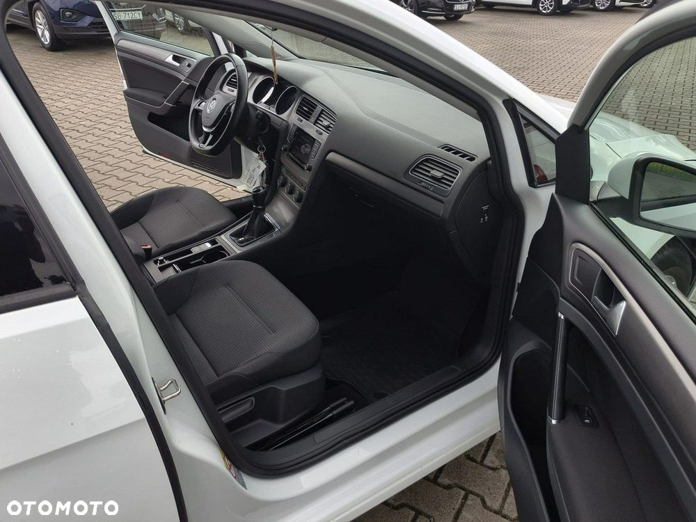 Volkswagen Golf - 21