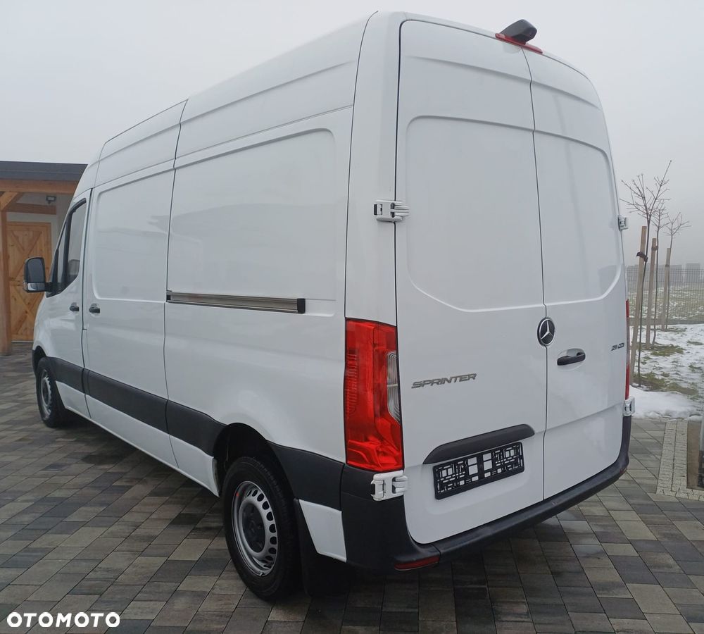 Mercedes-Benz Sprinter - 3