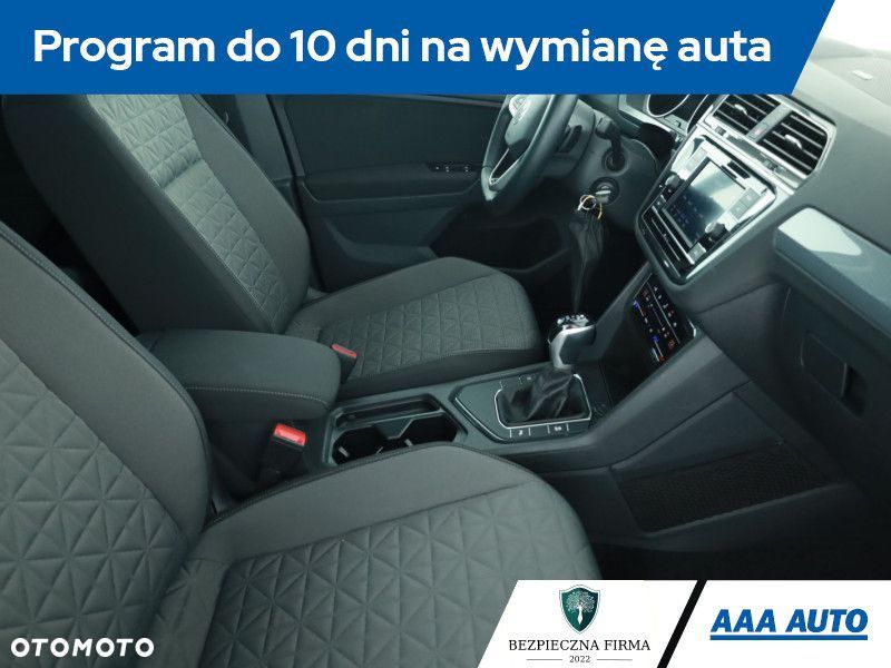 Volkswagen Tiguan - 9