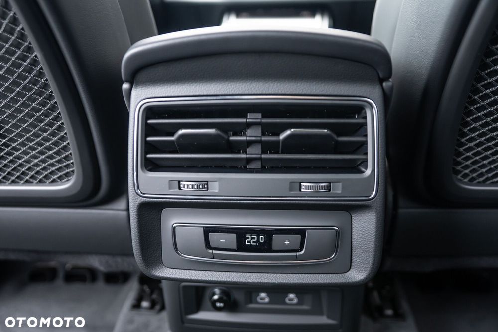 Audi Q7 TFSI e PHEV 360 kW Quattro S Line Tiptr - 22