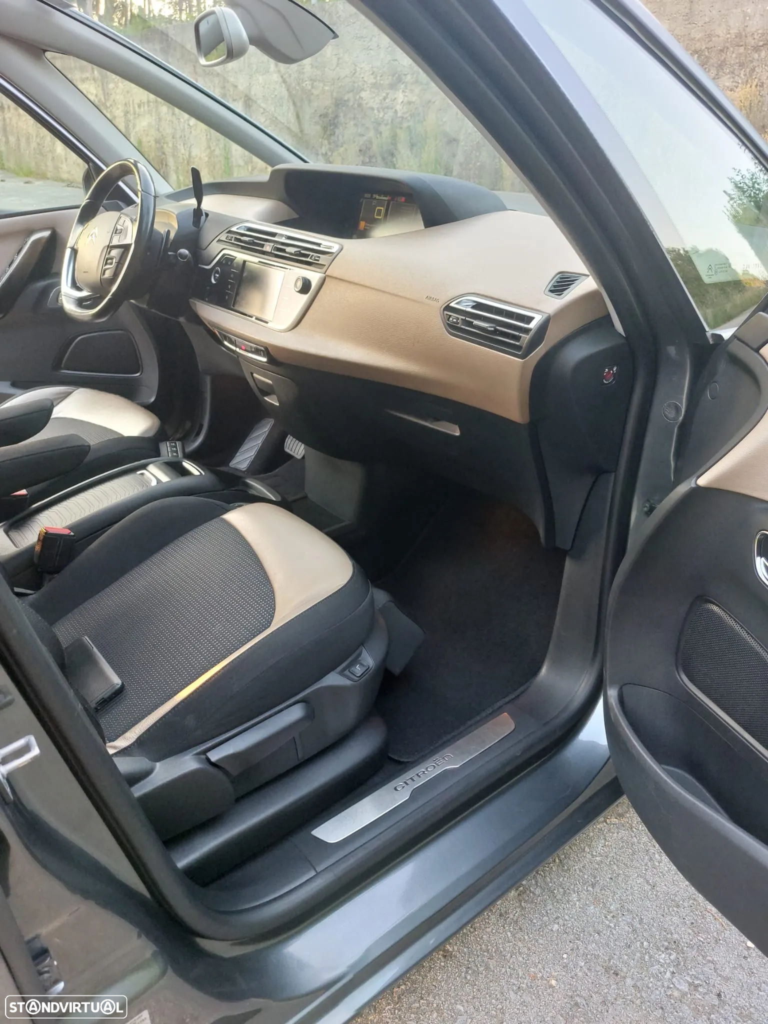 Citroën C4 Grand Picasso 2.0 HDi FAP EGS6 (7L) Exclusive - 23