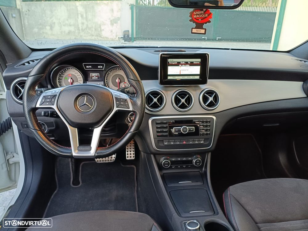 Mercedes-Benz CLA 220 CDI 7G-DCT AMG Line - 30