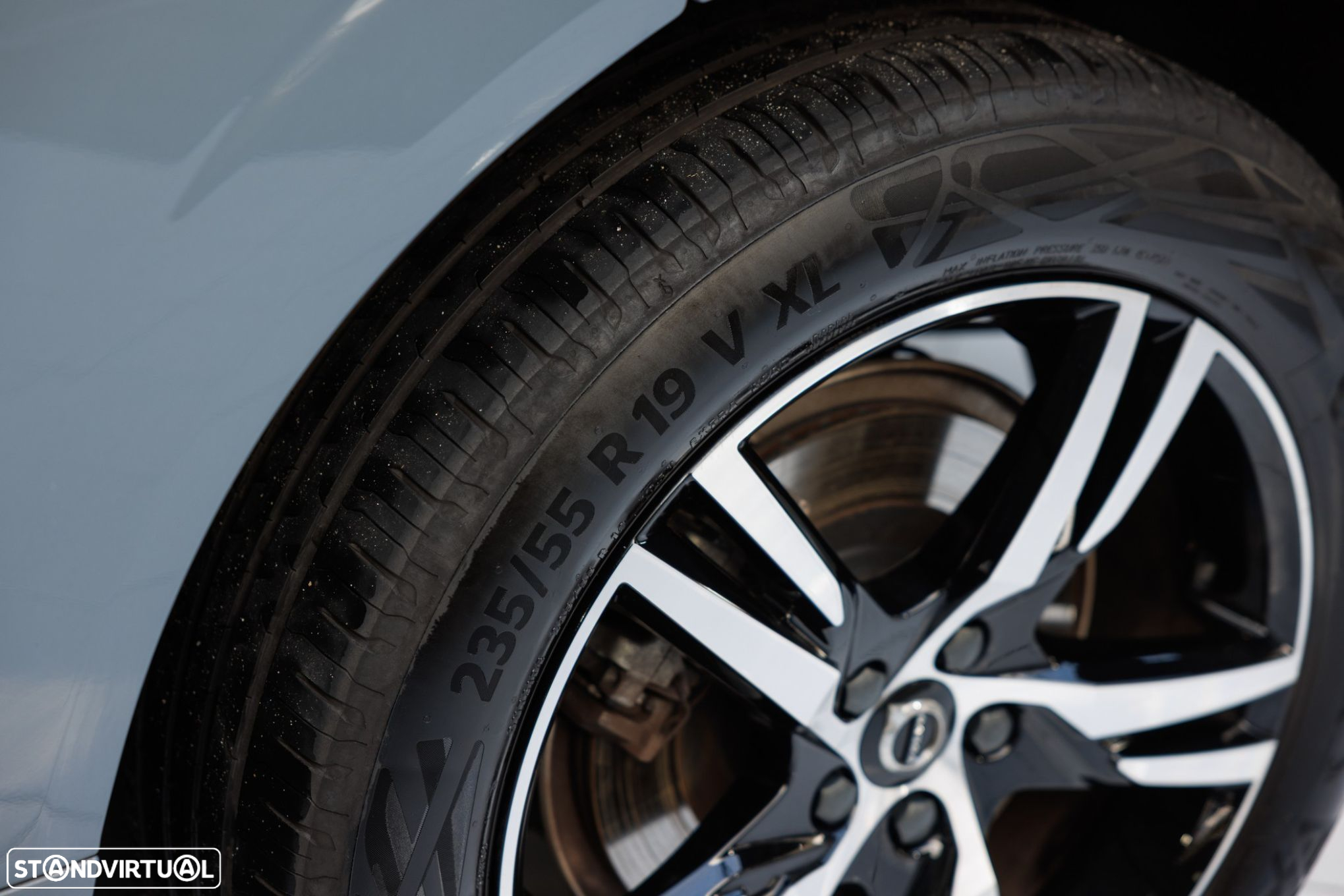 Volvo XC 60 2.0 T6 PHEV R-Design AWD - 35