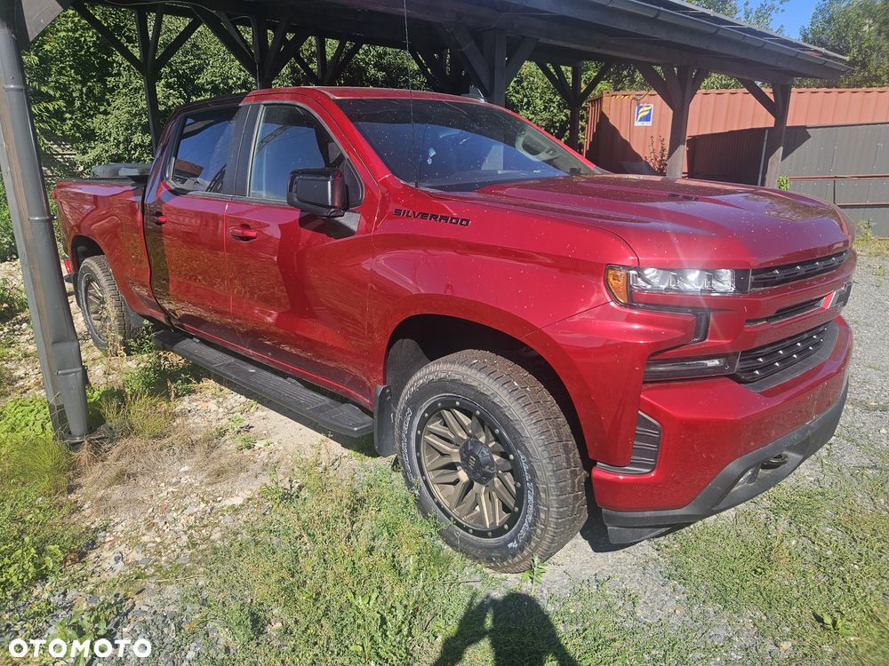 Chevrolet Silverado - 1