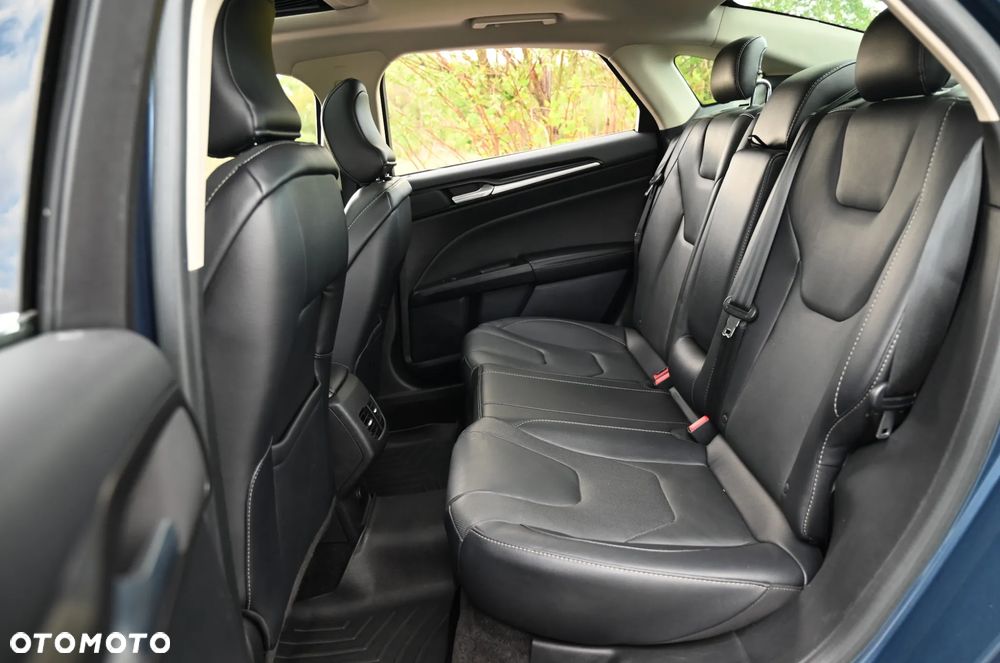 Ford Fusion 2.0 EcoBoost Titanium - 32
