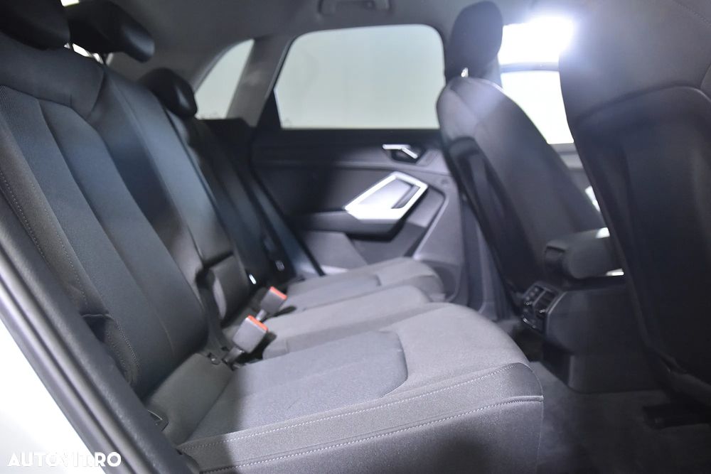 Audi Q3 35 TFSI S tronic - 13