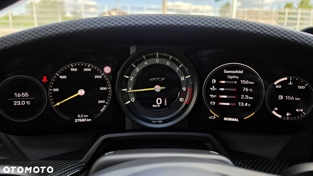 Porsche 911 GT3 Touring PDK - 32