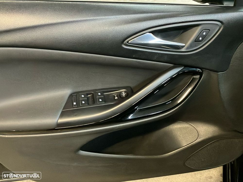 Opel Astra Sports Tourer - 20