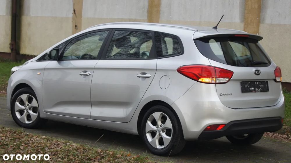 Kia Carens 1.6 GDI M - 24