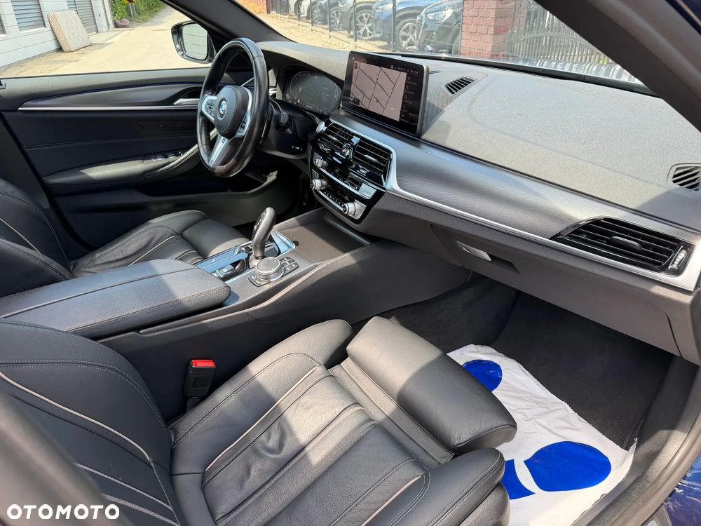 BMW Seria 5 520d xDrive MHEV M Sport sport - 12