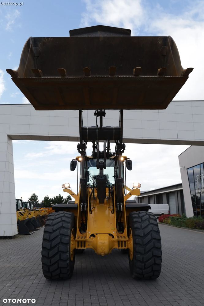 Volvo L120H - 18
