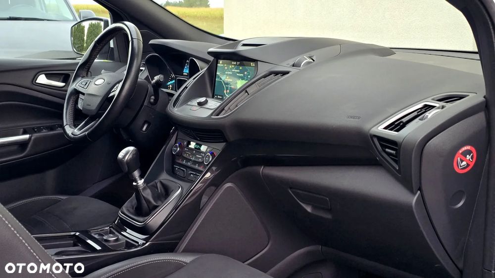 Ford Kuga 1.5 EcoBoost 2x4 ST-Line - 27