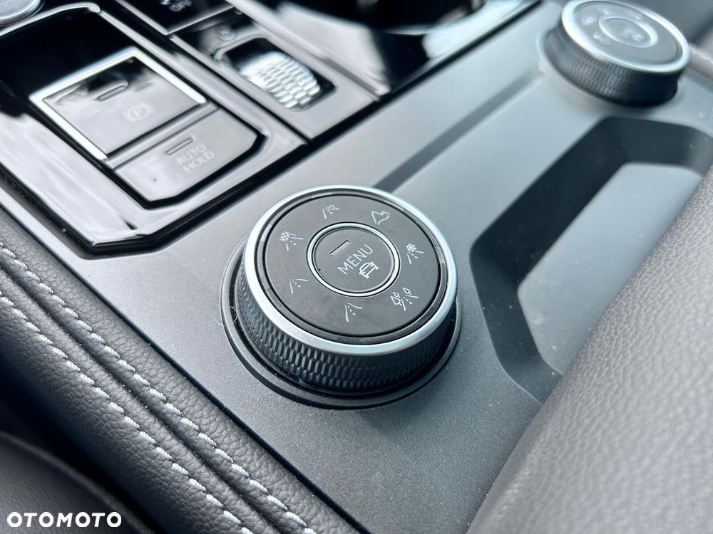 Volkswagen Touareg - 33