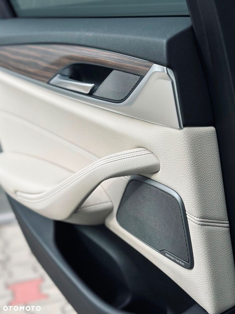 BMW Seria 5 530i GPF M Sport sport - 33
