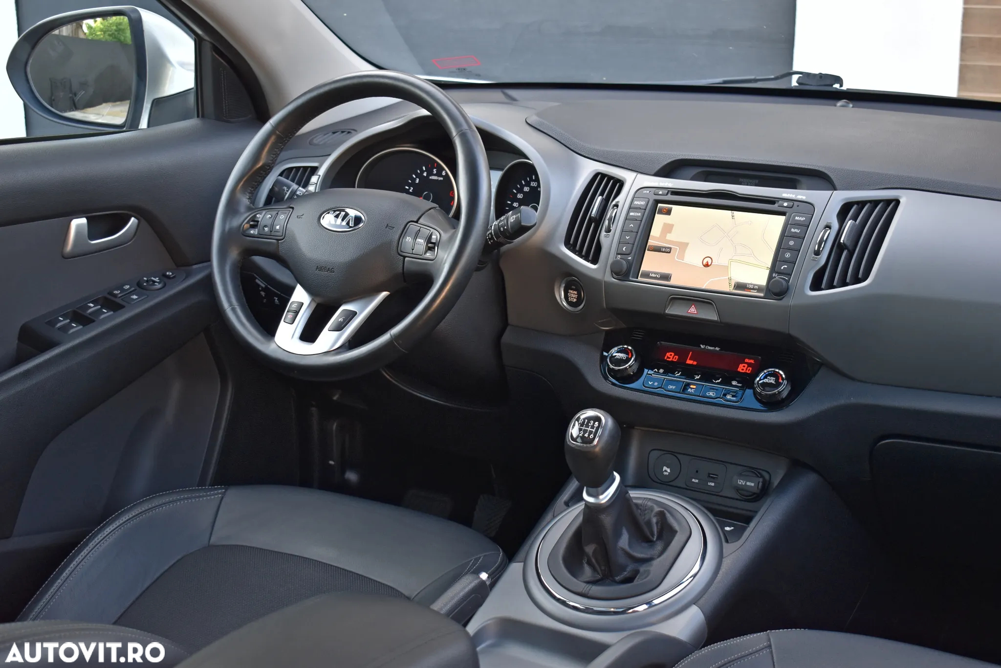 Kia Sportage 2.0 CRDI 4WD Dream-Team Edition - 13