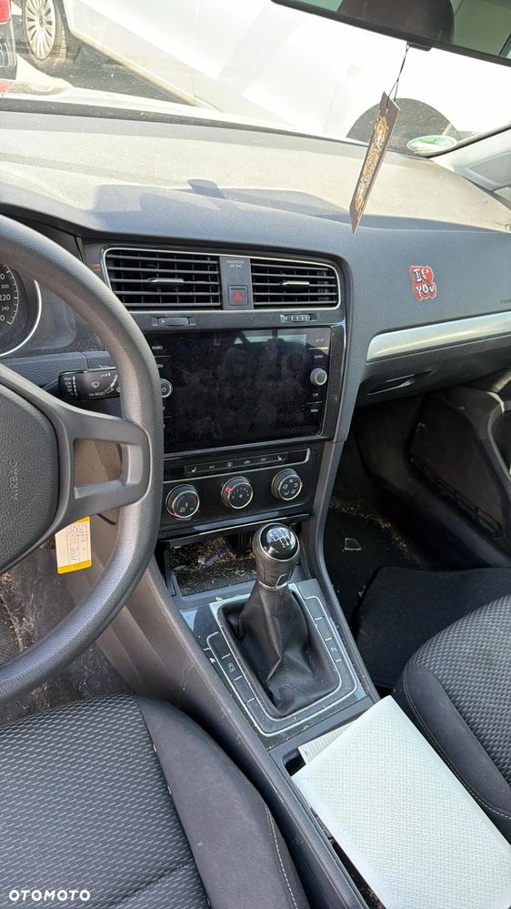 Volkswagen Golf 1.0 TSI City - 23