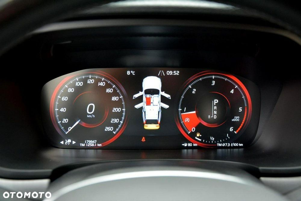 Volvo V90 D3 Momentum Pro - 24