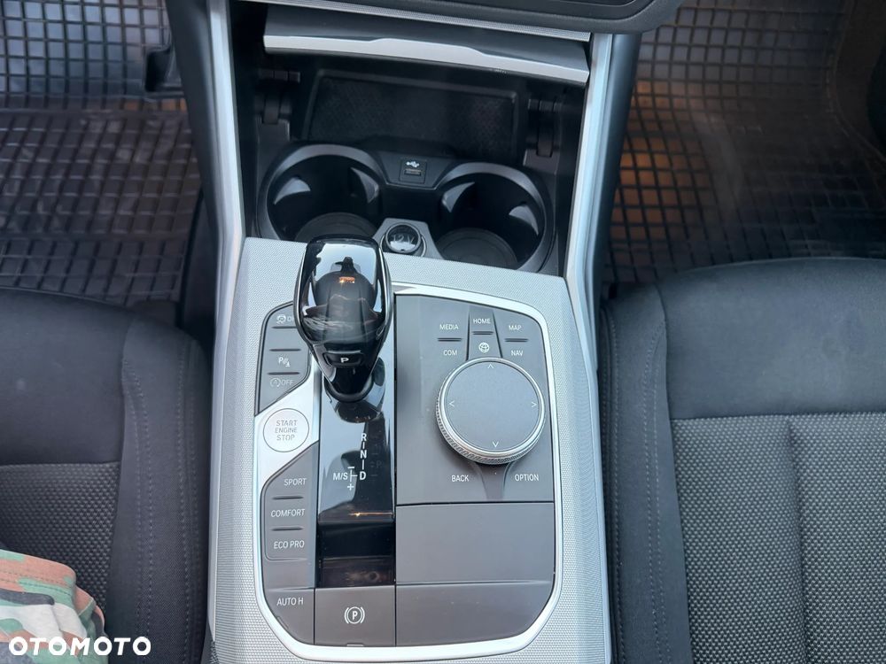 BMW Seria 3 320d xDrive Advantage - 20