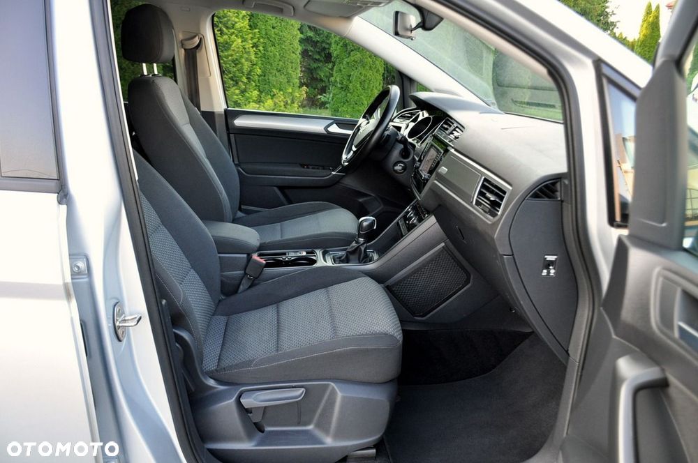Volkswagen Touran - 17