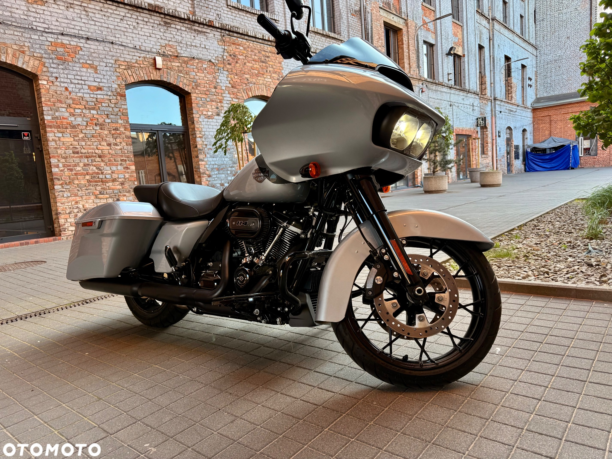Harley-Davidson Touring Road Glide - 22