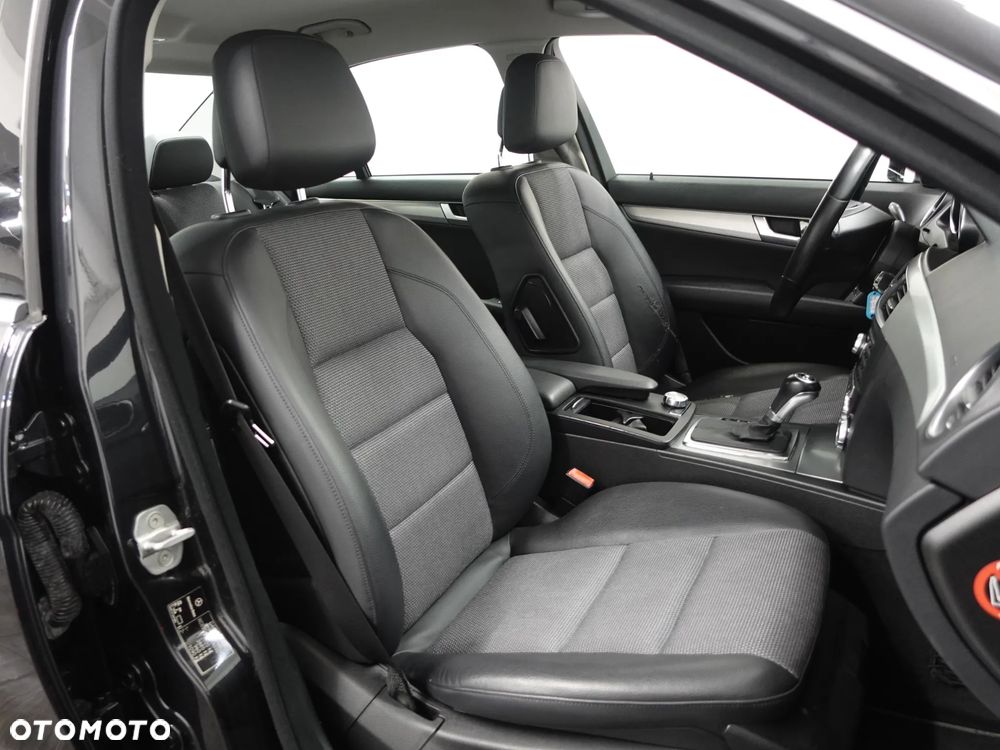 Mercedes-Benz Klasa C 200 (BlueEFFICIENCY) 7G-TRONIC Avantgarde - 27