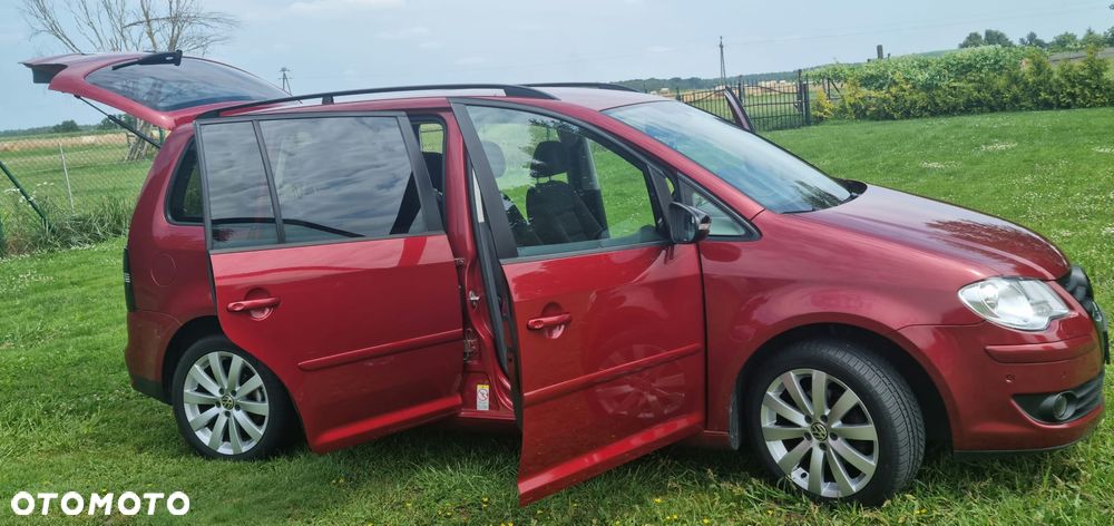 Volkswagen Touran 1.9 TDI Highline DSG - 16