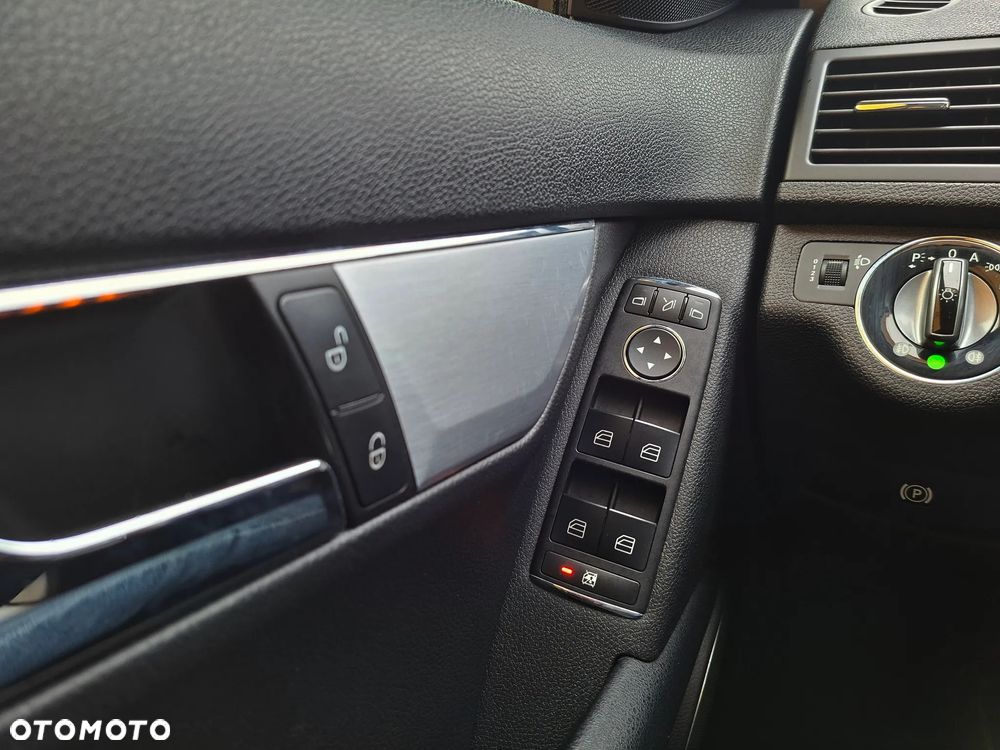 Mercedes-Benz Klasa C 180 Kompressor Avantgarde - 29