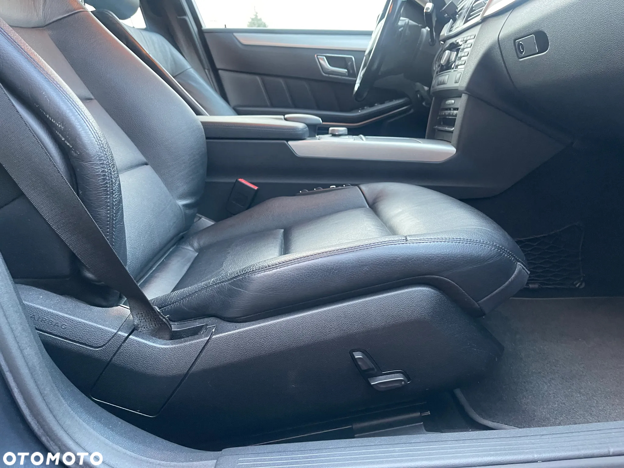 Mercedes-Benz Klasa E 300 T CDI DPF BlueEFFICIENCY 7G-TRONIC Avantgarde - 15