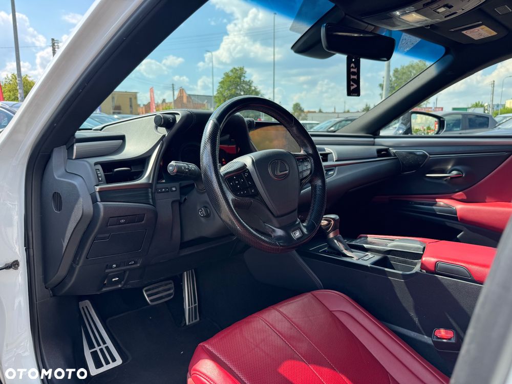 Lexus ES 300h F Sport - 15