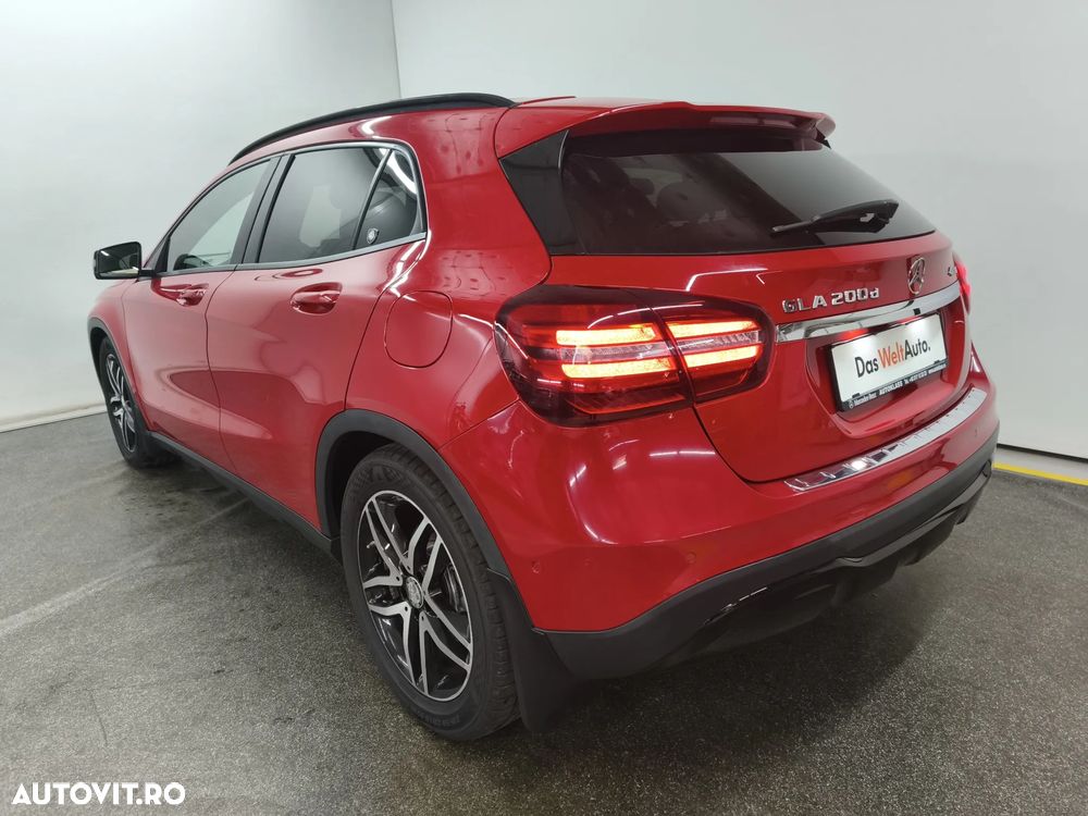 Mercedes-Benz GLA 200 d 4MATIC Aut. - 3