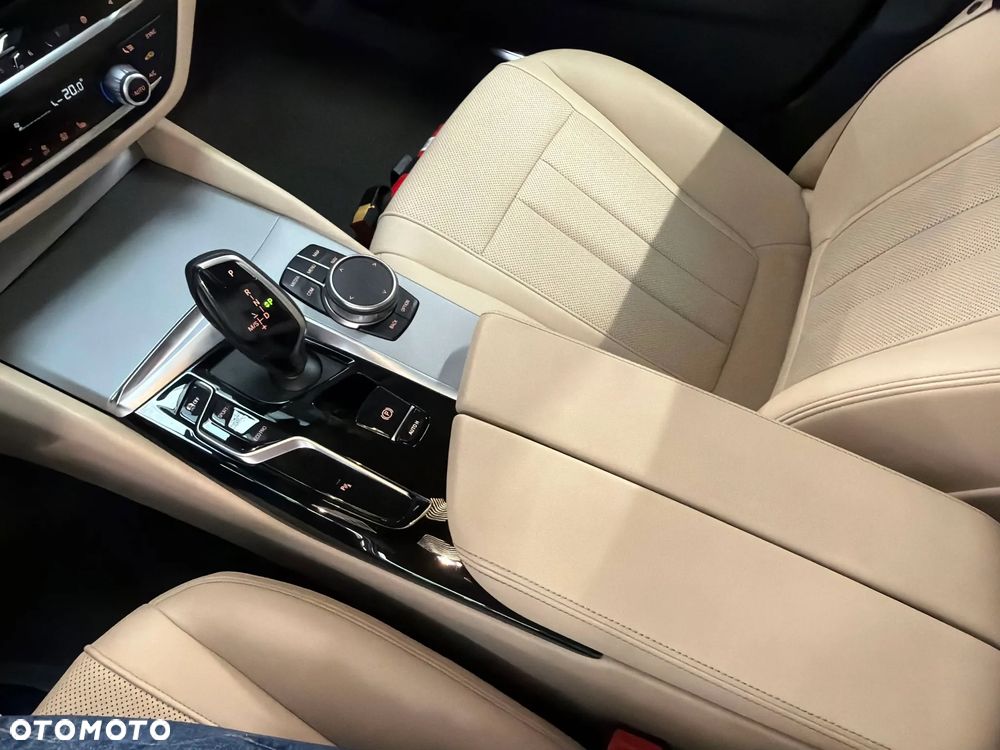 BMW Seria 5 520d MHEV - 22