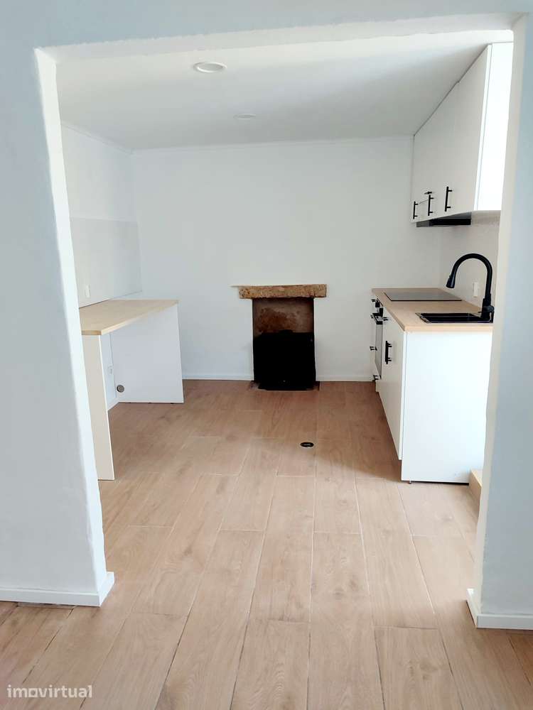 Moradia T2+1 totalmente remodelada, em Alcains - Grande imagem: 4/11