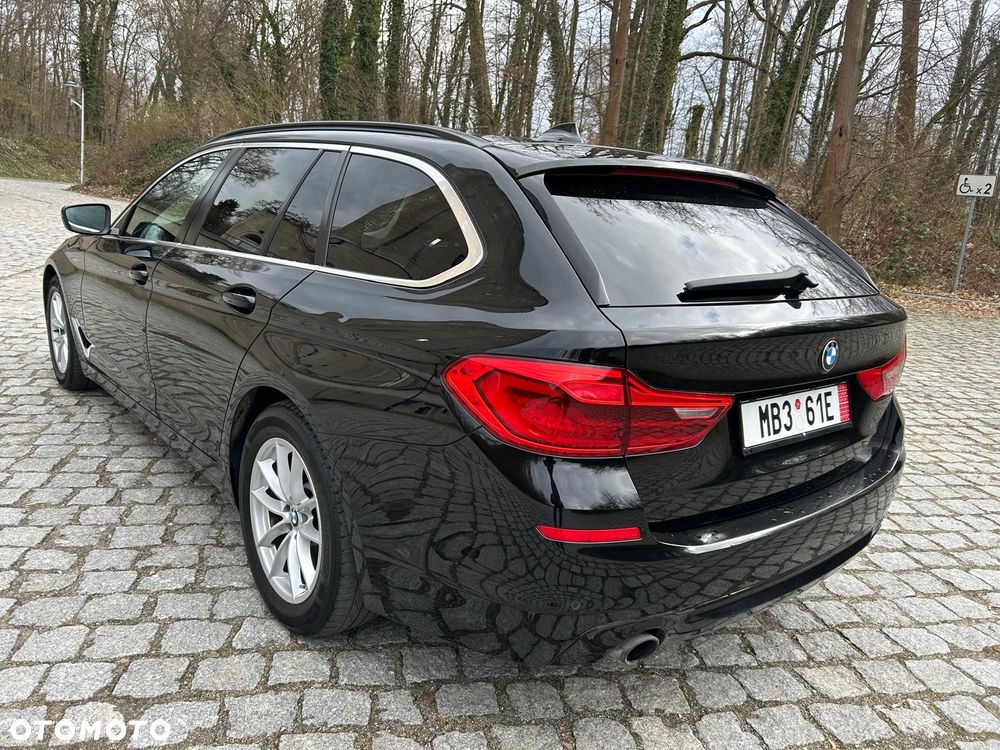 BMW Seria 5 530d xDrive Sport Line - 7
